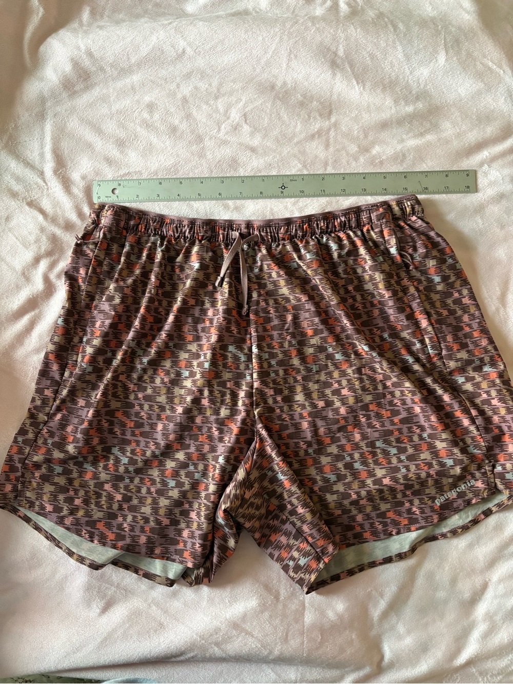 Patagonia Women’s Printed Multi Trail Shorts in Mauve and Rust - Picture 5 of 8